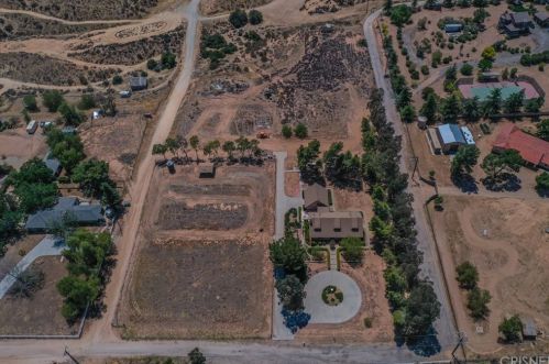 34155 Castlehaven Rd, Santa Clarita, CA 91390-2834