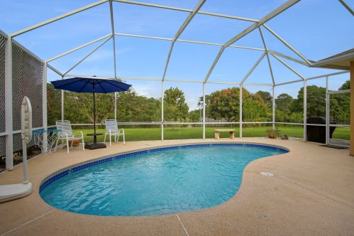 3517 Macon Rd, Fort Pierce, FL 34953-3571