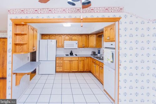 223 Meadow Dr, Yardley PA  19067-1311 exterior