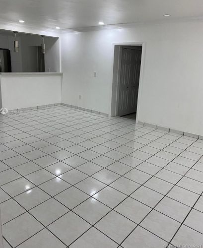 2052 102nd Ct, Miami, FL 33165-7469
