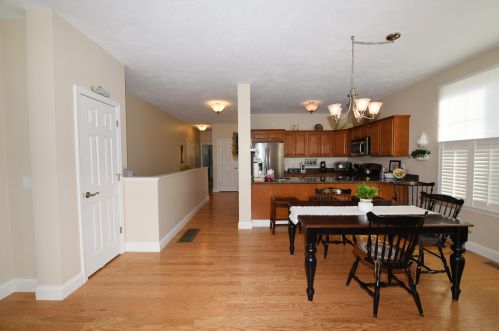 4 Chadwick Ct, Mashpee MA exterior