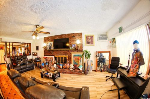 261 Gotham Ave, Floral Park NY  11003-2105 exterior