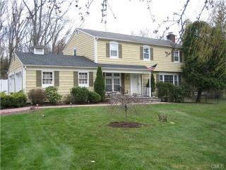 43 Benedict Rd, Bethel, CT 06801-1238