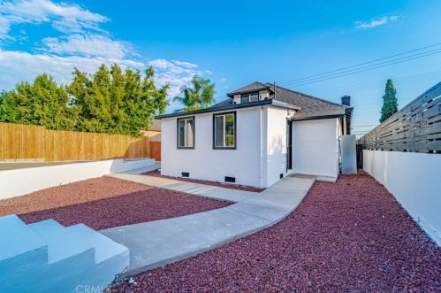 137 Altadena Dr, Altadena CA  91001-5104 exterior