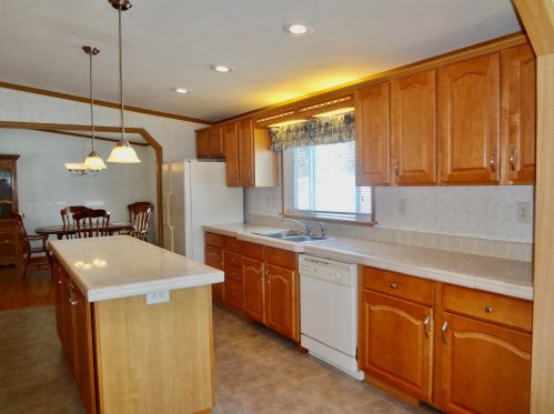 32 Spruce Dr, Belmont NH  03220-4458 exterior