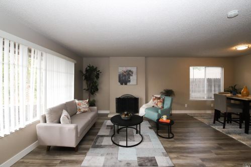 118 Oakmeade Ct, Vacaville CA exterior