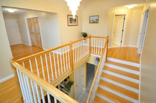 67 Steeplechase Dr, Manchester CT  06040-7066 exterior