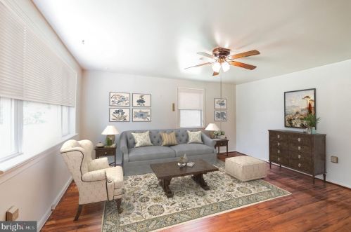 272 Maryland Ave, Hamilton, VA 20158-9713