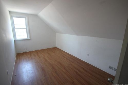 22 Columbia St, Ansonia CT  06401-2403 exterior