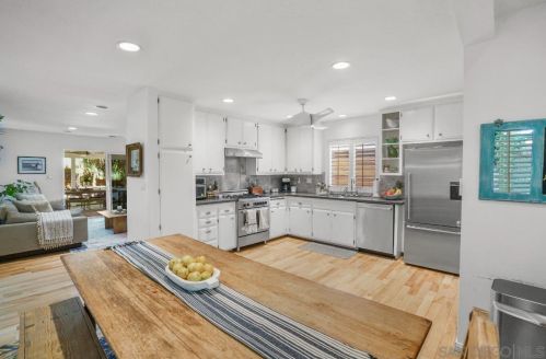 1161 Balour Dr, Encinitas CA  92024-3913 exterior