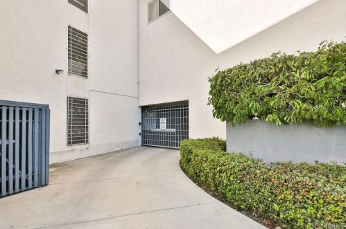 4900 Rosehedge Dr, La Mesa CA  91942-9542 exterior