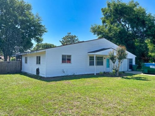 208 Kenlake Dr, Deltona, FL 32738-9177