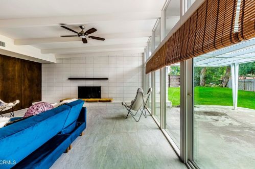 1815 Ridgewood Dr, Bakersfield CA 93306-3831 exterior