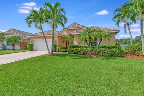 9224 Cove Point Cir, Boynton Beach, FL 33472-2766