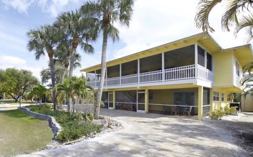 128 Bay Mar Dr, Fort Myers Beach, FL 33931-3808