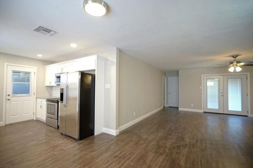 619 Todd Ct, Burleson TX  76028-2617 exterior