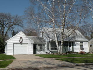 1331 Grove St, Oshkosh, WI 54901-4054