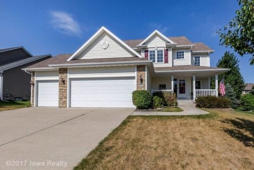 2616 159th St, Des Moines, IA 50325-4666