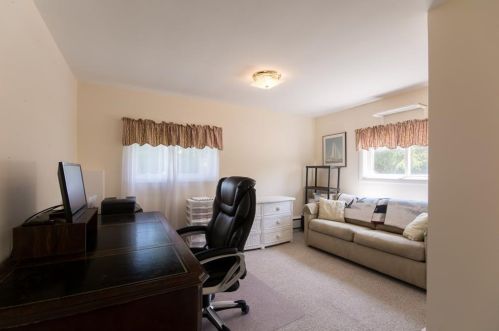 19 Casey Dr, Middletown RI  02842-6224 exterior