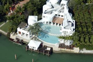 24 Hibiscus Dr, Miami FL  33139-5128 exterior