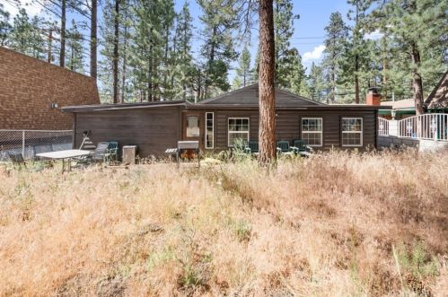 340 Sherwood Blvd, Big Bear City CA  92314 exterior