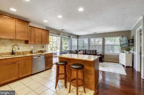 7827 Mulberry Bottom Ln, Springfield VA  22153-2314 exterior