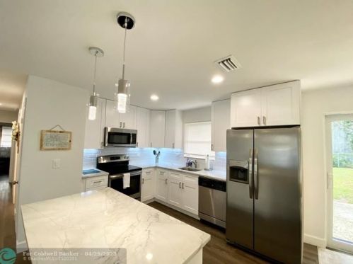 2855 9th St, Boynton Beach FL  33435-7909 exterior