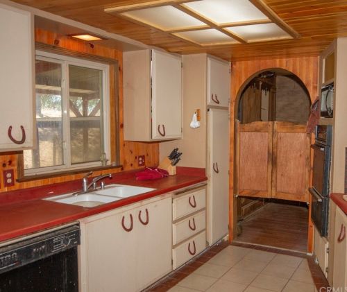 51655 Wildmint Ln, Orange Cove, CA 93675-9693