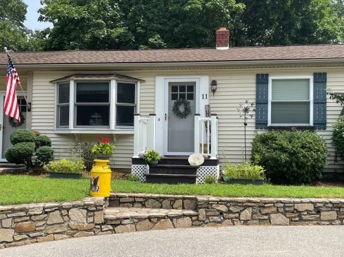 11 York Dr, Coventry, RI 02816-6012