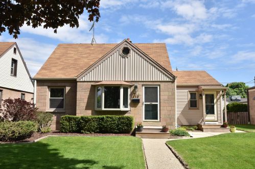 1410 Van Beck Ave, Milwaukee WI 53207-4531 exterior