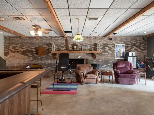 6737 180th Avenue Rd, Ocklawaha FL  32179-7002 exterior