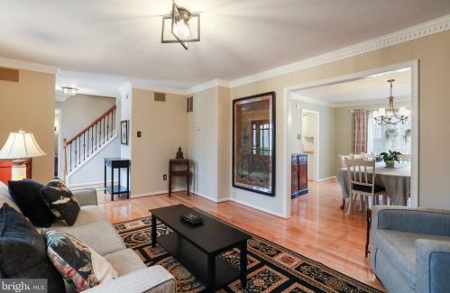 5550 Wide Oak Ct, Woodbridge VA  22192-6036 exterior