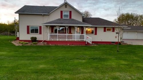 9042 Mathwig Rd, Brackett, WI 54742-9750