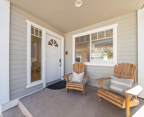 2412 Vanderbilt Ln, Redondo Beach, CA 90278-3214