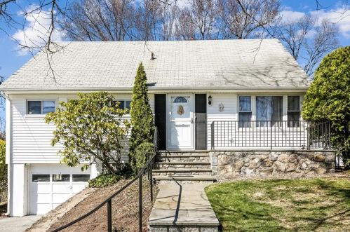 738 Mercer Rd, Yorktown Hgts, NY 10598-3106