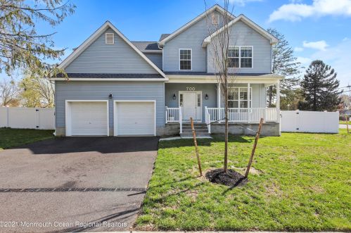 700 Heritage Ct, Wall Township, NJ 07753-2873