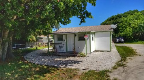 944 Haverhill Rd, West Palm Beach, FL 33415-1394