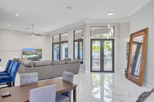 3821 185th Ave, Hollywood FL  33029-2712 exterior