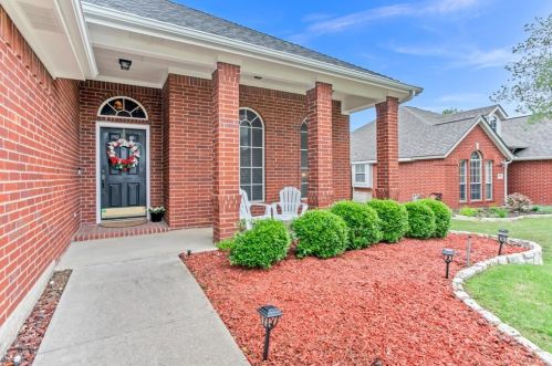 5352 Warm Springs Trl, Fort Worth, TX 76137-3922