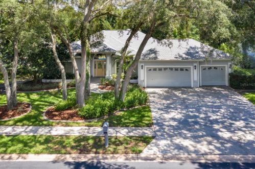 8801 Whispering Oaks Trl, New Port Richey, FL 34654-5427