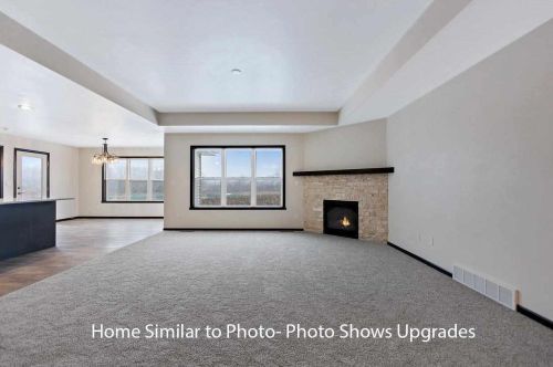 1281 Velsen Rd, Green Bay, WI 54313