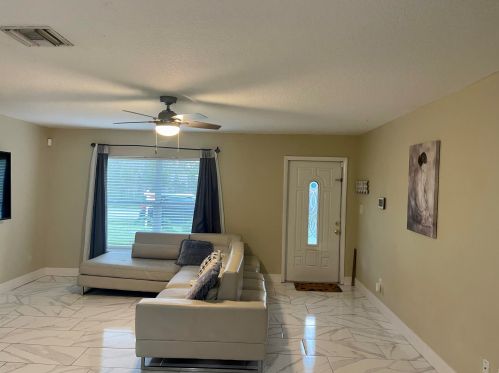 525 Billiar Ave, Fort Pierce FL  34983-8730 exterior