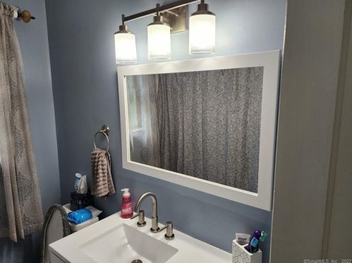 36 Pratt St, Norwich CT  06360-3733 exterior