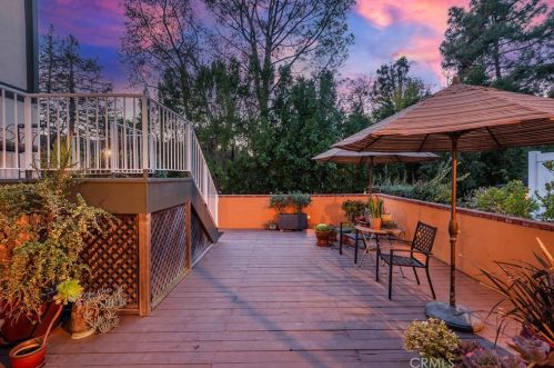 3870 Carpenter Ave, North Hollywood CA  91604-3729 exterior