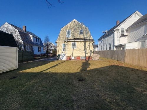 122 Warwick Ave, Providence, RI 02905-3518