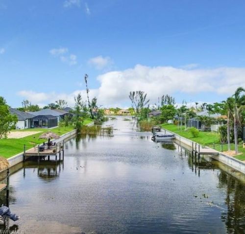 3012 10th Pl, Cape Coral, FL 33904-3903