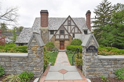 1161 Edwards Rd, Cincinnati, OH 45208-3412