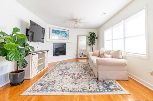 42 Carriage Dr, Milford, CT 06460-7554