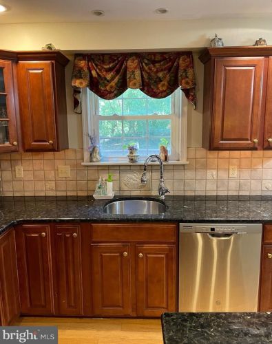 957 Powderhorn Dr, Lansdale PA  19446-5530 exterior