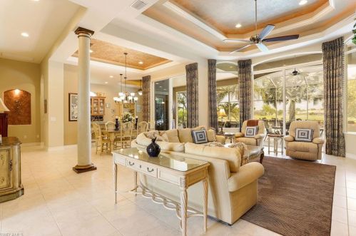 8951 Valhalla Ct, Naples, FL 34113-1669